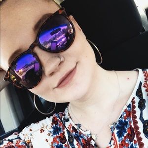 Meet your Posher, Sterling